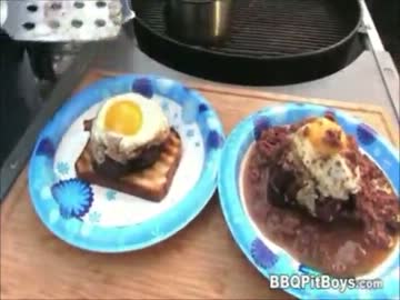 ウィスキーグレイビーソースを使ったベーコンチーズバーガーのレシピ