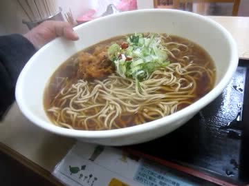 一由そばのキング盛り+２束で計５束頼んだら洗面器で出てきたッ