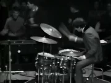 The Beatles - Twist And Shout Live Washington 1964