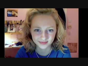 とある女性の４年間の顔写真