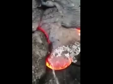 【予想外の結末！？】溶岩VSお○っこ　