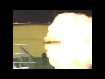 戦車発砲ハイスピード撮影