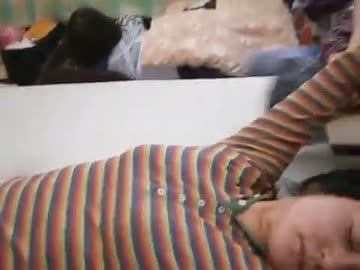 ※画面歪み有り※腰痛の方への整体マッサージ(赤さん＆子ども付き）