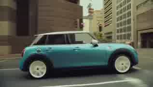 ブルドックのスパイクとBMW MINI 5DOOR