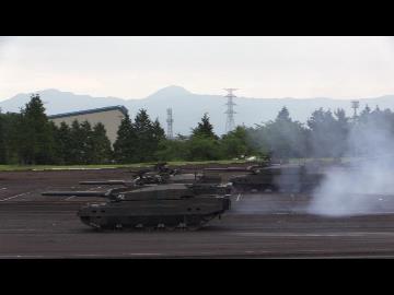 集え！陸自オールスターズ！霊峰富士のもと『訓練展示』です。