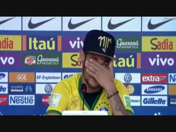 ネイマール　ブラジル代表に合流　会見で涙