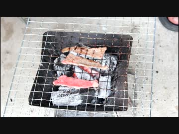 【閲覧注意】ガレージでおっさんが焼肉を焼いて食べているだけの動画