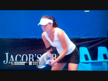 ボールの衝撃でテニスラケットが・・・