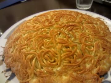 【変わった食べ物】円盤みたいな焼きそば 梅蘭やきそば