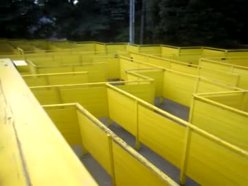 清水公園の立体迷路でただいま絶賛遭難中。。。