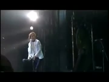 X JAPAN 銅鑼に八つ当たりするYOSHIKI
