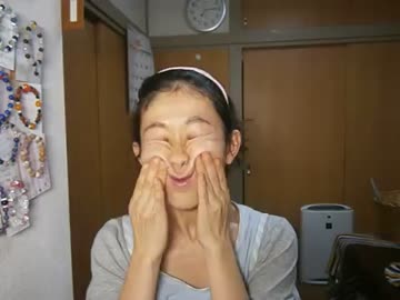 小顔になるセルフマッサージ【りらく屋】