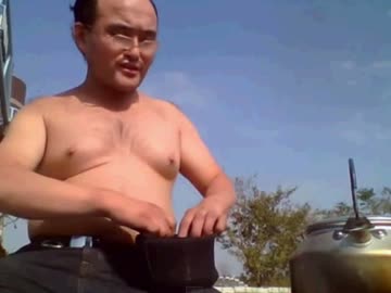 糖尿病とアル中が心配なカツヒコさんの半裸一人BBQ　