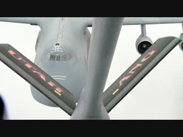 世界最大級　超大型長距離輸送機 C-5  空中給油の様子