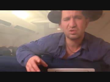 【おそロシア】ｴﾝｼﾞﾝ爆発､室内発煙で緊急着陸もｳｫｯｶを飲むww