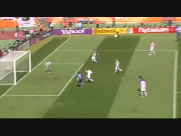 柳沢敦、地元の期待に応える股抜きシュート！