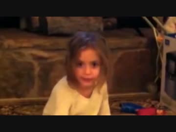 両親の目の前で暖炉に飛び込み死亡