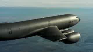 成層圏の油槽機　KC-135　ストラトタンカー　Stratotanker　飛行の様子