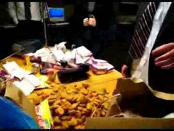 ナゲット800人前買って異物があるかチェックしてみた。