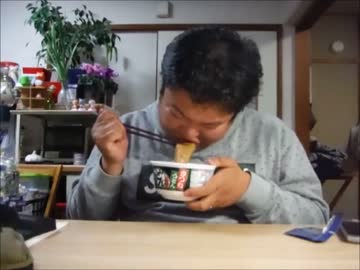 お湯を注いで２分待ってから食べる日清のどん兵衛きつねうどん　試食