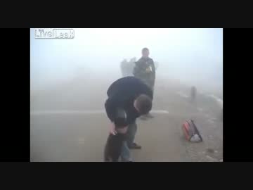 【閲覧注意】】野生の熊が人を襲う！