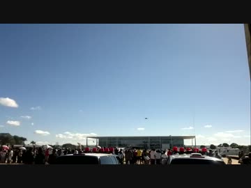 ガラスが割れる！　低空を音速で通過　※音量注意！！