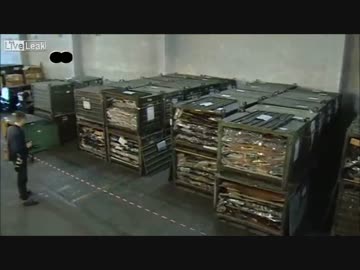 【イラク】クルド人部隊に送られる兵器