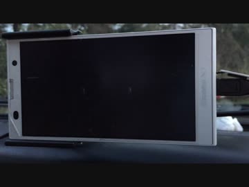 車でスマートフォンの動画を楽しむだけの動画。