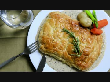 Omizu kitchen ~目算を誤った鶏肉のパイ包み マッシュルームソース~