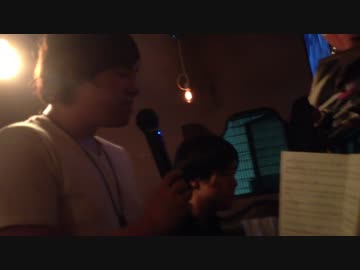 ガチムチ狂介に脅され、泣く泣くピアノを伴奏