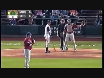 【珍プレー】 どんだけノーコンだよw　的ピッチング