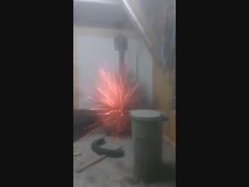 暖炉にスプレー缶を入れた結果ｗｗｗｗｗｗ