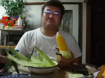 静葉ちゃんがとうもろこし食べるよ