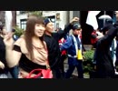 祝！「日之丸街宣女子」爆売れ記念デモ中　ラブラブな二人♡
