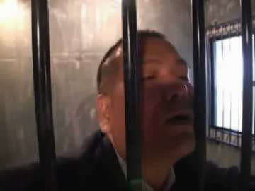 「こちら激掘署　変態留置所」の酔いどれ親父