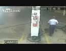 【ブラジル】店員が強盗をガソリン噴射で追い払う【GJ】