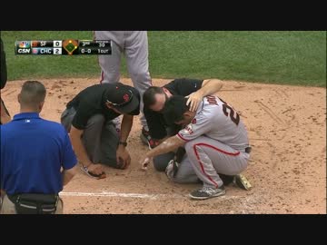 青木、頭部への死球を受けて退場