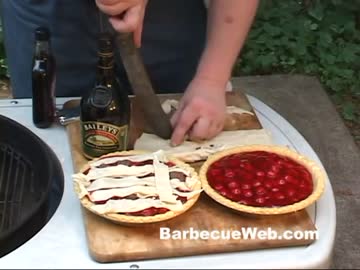 チョコレートとアイリッシュクリームのチェリーパイ