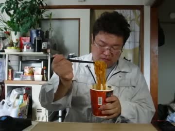 日清 とんがらし麺BIG 激辛だしカレー 試食レビュー