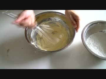 眉毛がクッキーを作るそうです