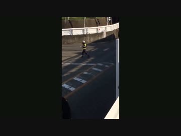 誘導棒の振り方がカッコ良すぎる交通誘導員