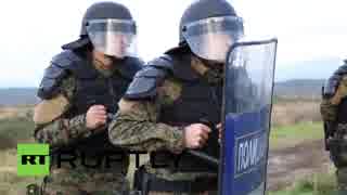 [EUへの移住者] 　マケドニアの警察と衝突、ギリシャからEUへ 11.26