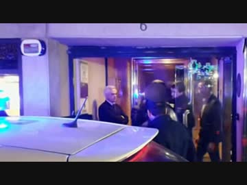 スペイン首相 遊説中に少年に殴られる