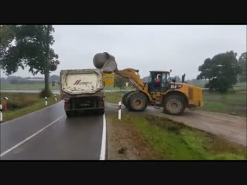 荷台が壊れんぞっ!!もうちょっと丁寧に積めよｗ