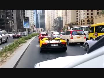 渋滞で吹かすアヴェンタドール。尻に火が付く⇒車両火災ｗｗｗ