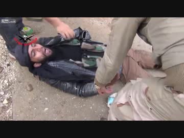 味方のカバー中に撃たれて倒れる瞬間