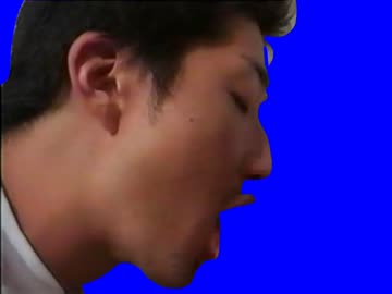 何かをしゃぶるKYNさんBB