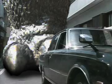 ゴジラに追突されたTNOK