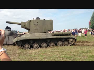 KV-2とT-38水陸両用戦車