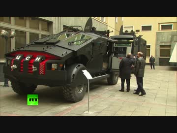 プーチンが ヴィンペル部隊の新型装甲車両を視察